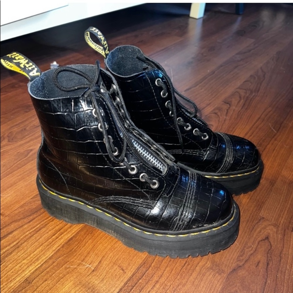 Dr.marten croc platform boots